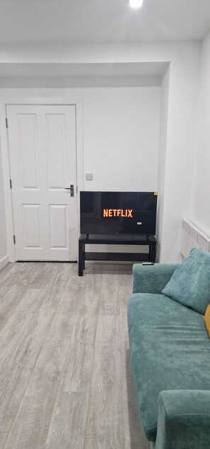 Apartment, 1 Bedroom | Living room - Cozy 1 Bedroom Fully Furnished Apartment (Leicester)