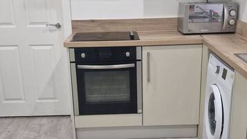 Apartment, 1 Bedroom | Private kitchen