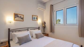 Villa Superior | Una scrivania, culla da viaggio, Wi-Fi gratuito, lenzuola