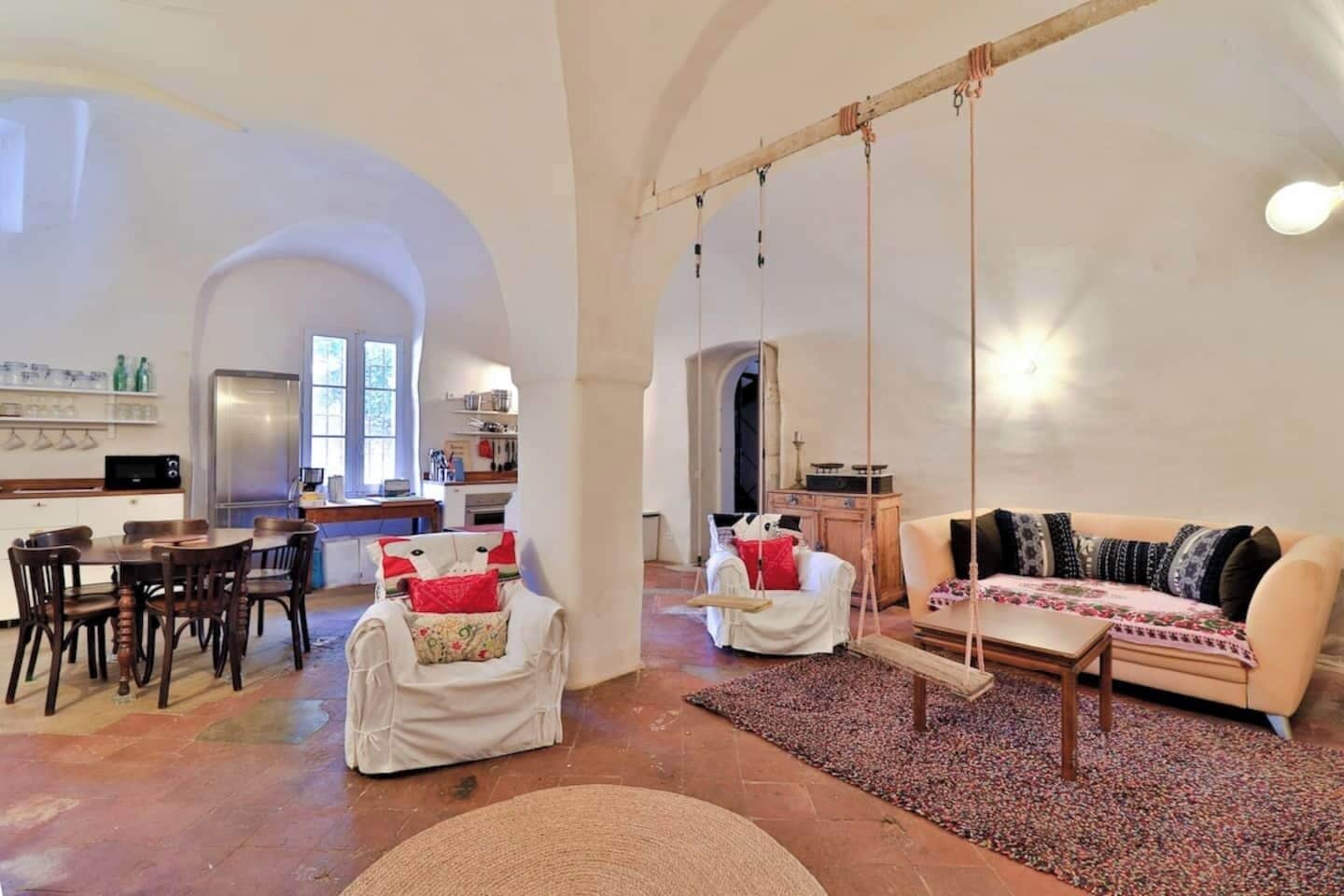 TV, DVD-spiller og kontorer