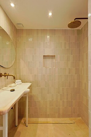 Hair dryer, towels - Entire Village Home • 7BR • 15 Guests • Beach (Ollioules)