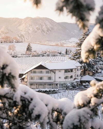 Lingers Suites & Residence