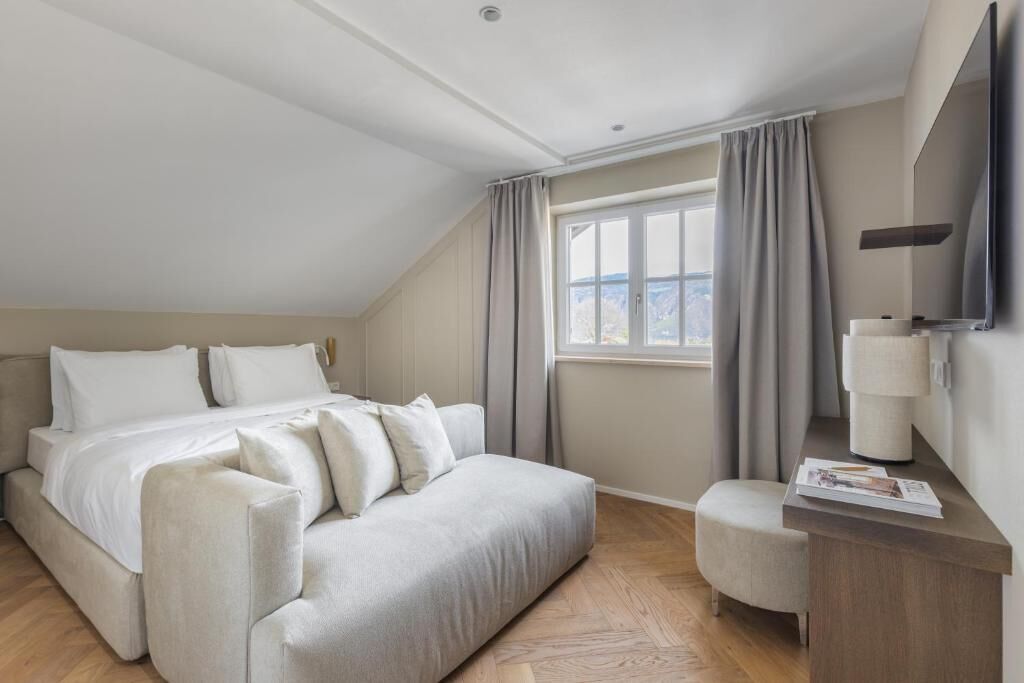 Junior-sviitti | Tallelokero huoneessa, äänieristys, ilmainen Wi-Fi