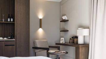 In-room safe, soundproofing, free WiFi