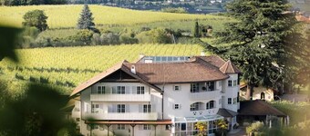 Lingers Suites & Residence