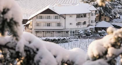 Lingers Suites & Residence