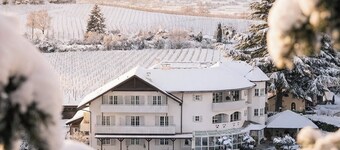 Lingers Suites & Residence