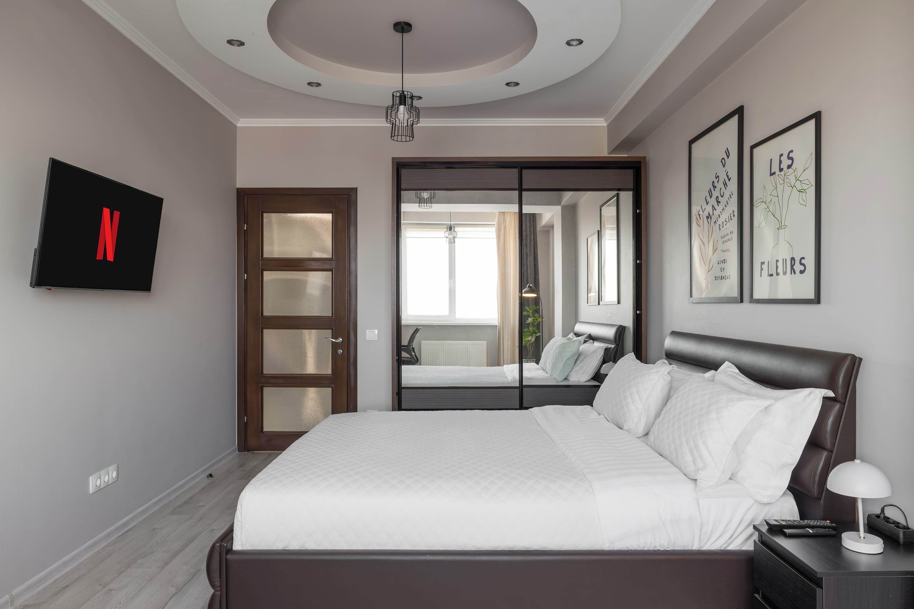 熨斗/熨衫板、Wi-Fi、床單