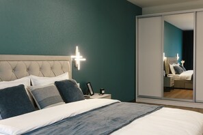 Una scrivania, ferro/asse da stiro, Wi-Fi, lenzuola