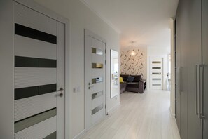 Interior - SkyHouse City View 1,5BR Apartment, Enclosed Balcony - GrandStay (Chișinău)