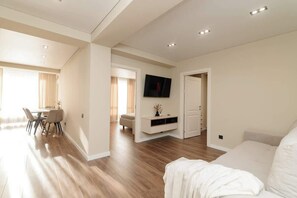 Interior - Luxury 2,5 Bedroom - Huge playground and panoramic views - GrandStay Apartments (Chișinău)