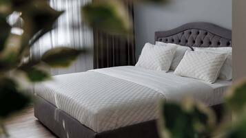 Schreibtisch, Bügeleisen/Bügelbrett, WLAN, Bettwäsche