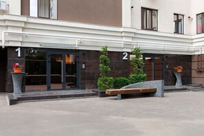 Exterior detail - Modern 2-BR, Balcony-View Apartment with Coffee Station and more - GrandStay (Chișinău)