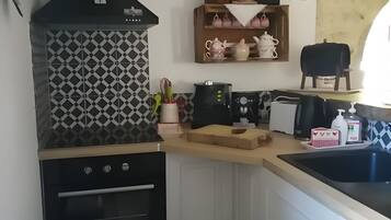 Frigorífic, microones, forn i placa de cuina