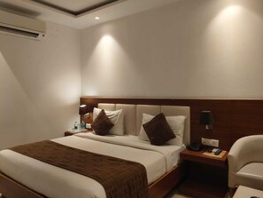 Classic Double or Twin Room | Desk, laptop workspace, free WiFi - Hotel Velocity (New Delhi)