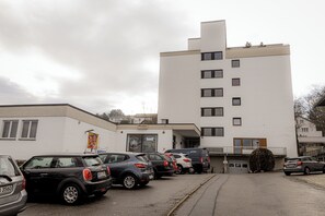 Exterior - 'GoldPath' Passau - Spitalhof I Modern I WLAN I Kitchen I Balcony I Wipu TV (Passau)