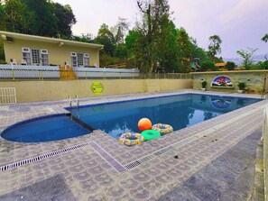 Piscina all'aperto