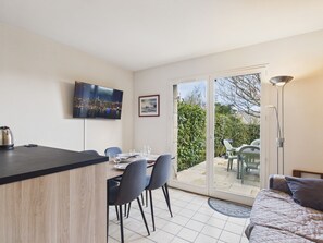 Interior - Stone house 350m from beach for 4 (Arzon)