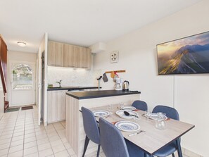 Dining - Stone house 350m from beach for 4 (Arzon)