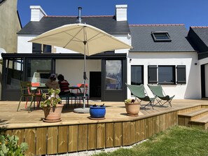 Outdoor dining - Beach 300m away, house for 7, garden and veranda (Plouguerneau)