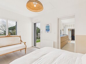 4 bedrooms, iron/ironing board, free WiFi - Beach 300m away, house for 7, garden and veranda (Plouguerneau)