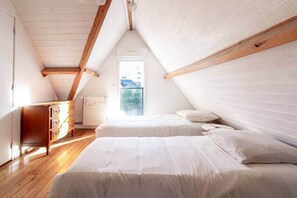 Iron/ironing board, WiFi, bed sheets - Typical Rennes house (Rennes)