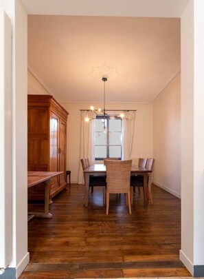 Dining - Town house with garden (Rennes)