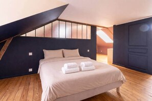 مكواة/لوح كي وواي فاي وملاءات أسرّة