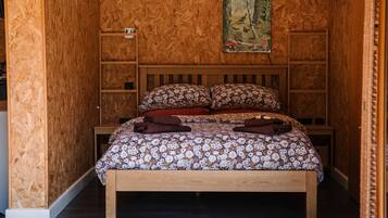 1 bedroom, individually decorated, individually furnished, free WiFi