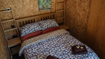 1 bedroom, individually decorated, individually furnished, free WiFi