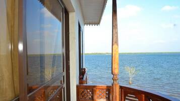 Family Apartment | Balcony