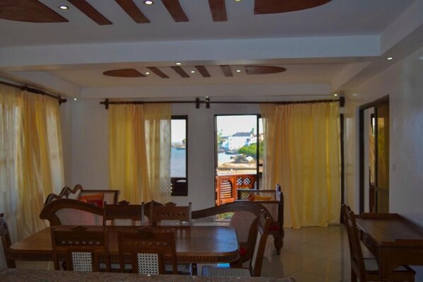 Appartamento familiare | Area soggiorno | Smart TV 32 pollici con canali digitali