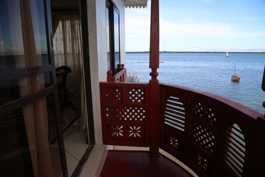 Family Apartment | Balcony