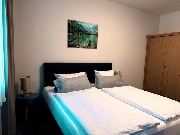 客房內保險箱、免費無線上網