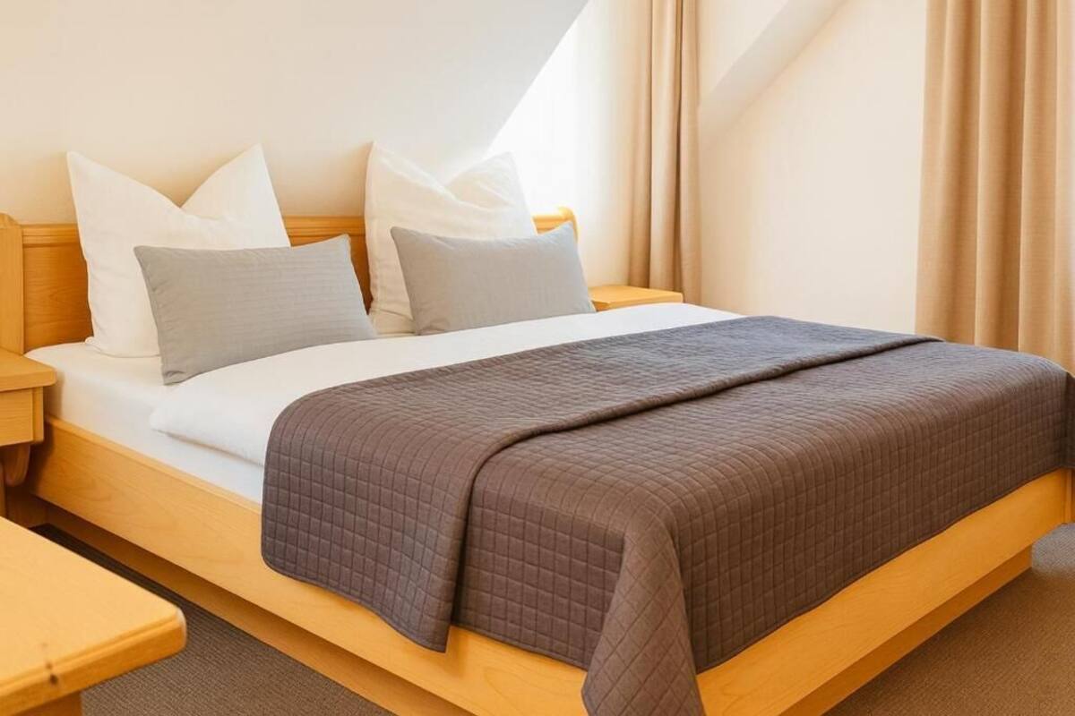 In-room safe, free WiFi