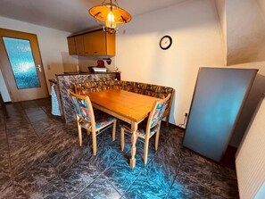 Classic Apartment, City View | Dining