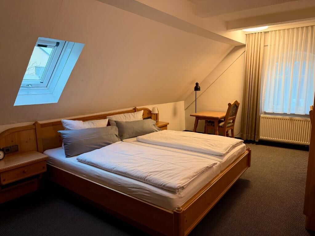 Comfort-Doppelzimmer, Stadtblick | Zimmersafe, kostenloses WLAN