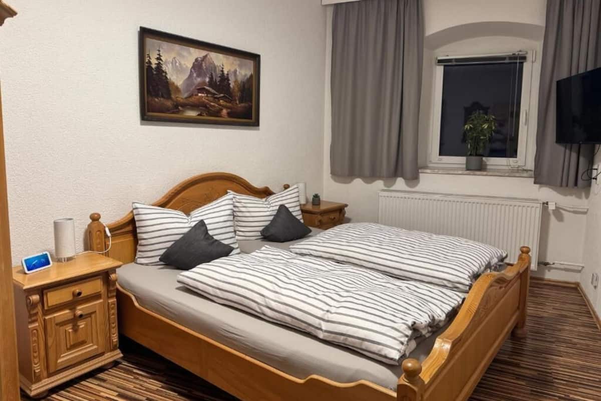 In-room safe, free WiFi