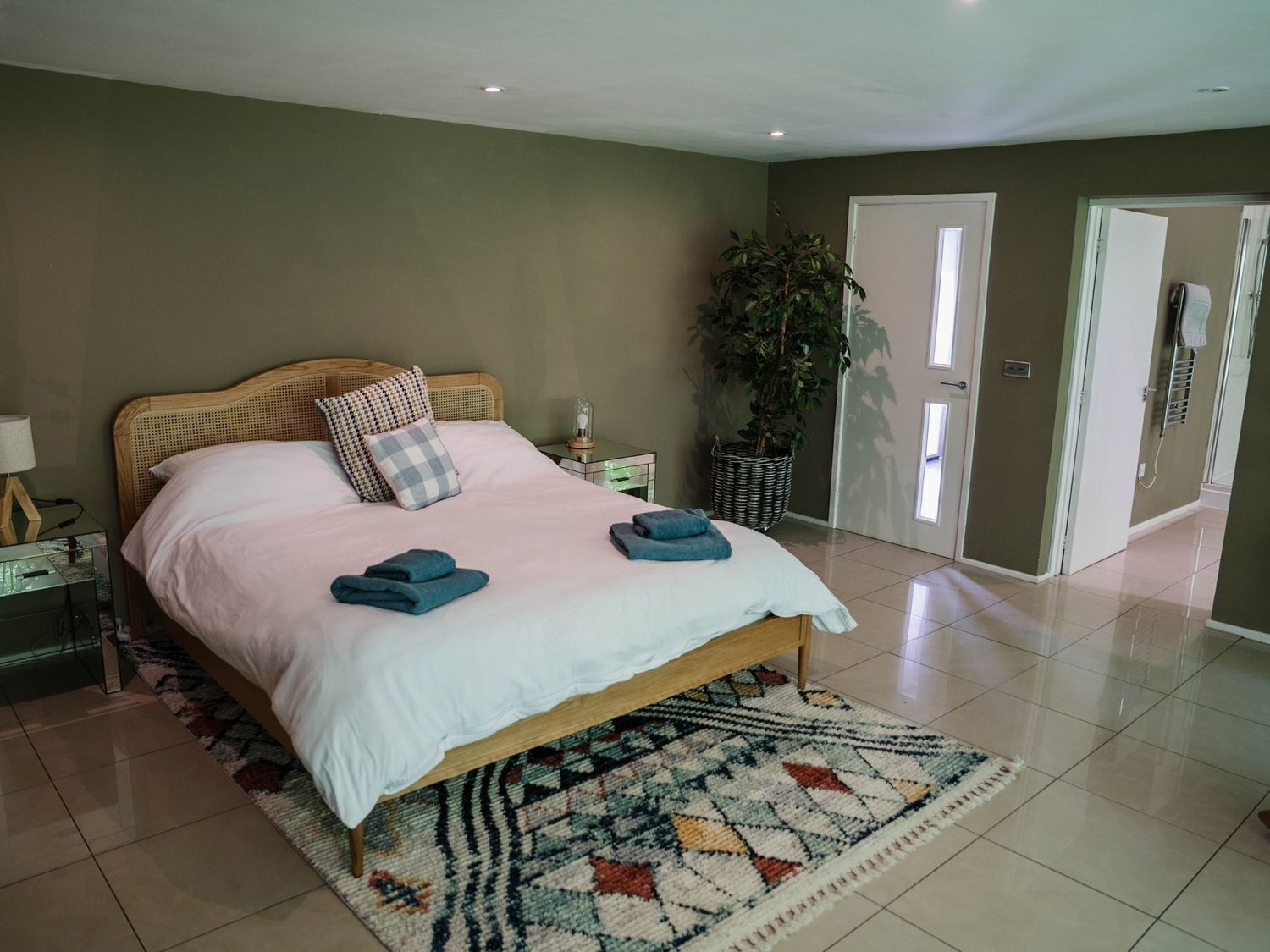 1 bedroom, individually decorated, individually furnished, free WiFi