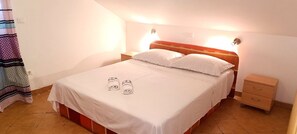 Standard Apartment, Balcony, Sea View | Iron/ironing board, free WiFi - Vista dal Mare Pag (Pag)