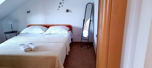 스탠다드 아파트, 발코니, 바다 전망 | 다리미/다리미판, 무료 WiFi