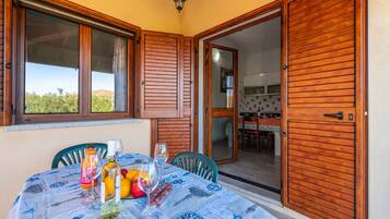 Tempat makan outdoor