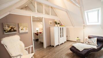 Iron/ironing board, WiFi, bed sheets, wheelchair access