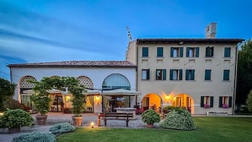 Fachada de la propiedad