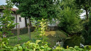 Classic Triple Room, Garden View | Property grounds