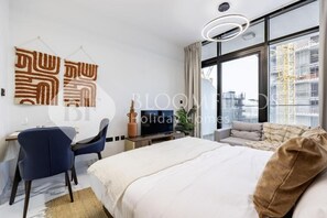 Iron/ironing board, free WiFi - Elegance Stu Al Maryah Vista (Abu Dhabi)