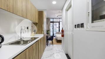 Departamento, balcón, vista al canal | Interior