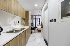Departamento, balcón, vista al canal | Interior