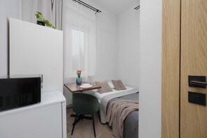 Iron/ironing board, travel crib, WiFi, bed sheets - Cozy Studio for Two | Close to Metro | Pet-Friendly (Warszawa)