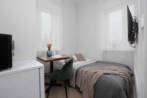 Iron/ironing board, travel crib, WiFi, bed sheets - Cozy Studio for Two | Close to Metro | Pet-Friendly (Warszawa)